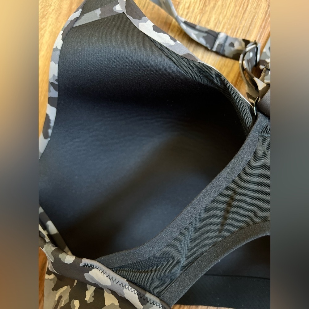NEW Athleta Advance Sports Bra Gray Black Camo 40D - Picture 8 of 9